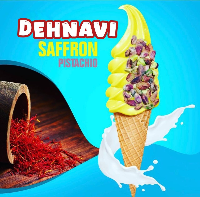 بستنی زعفرانی با پسته